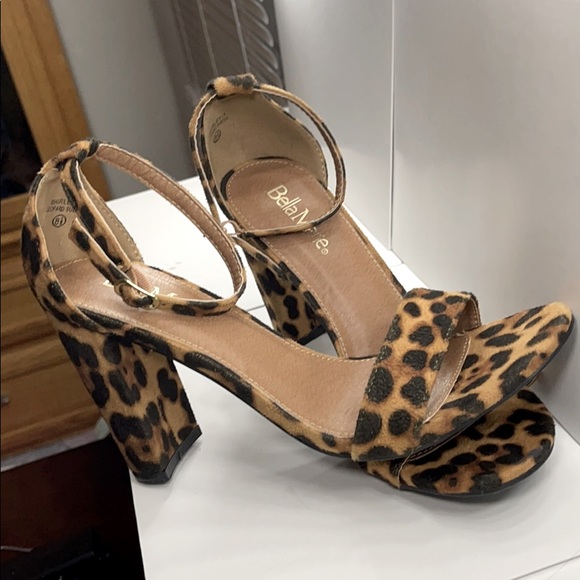 Heels BELLA MARIE Excellent condition new size 8.5 - Picture 3 of 7